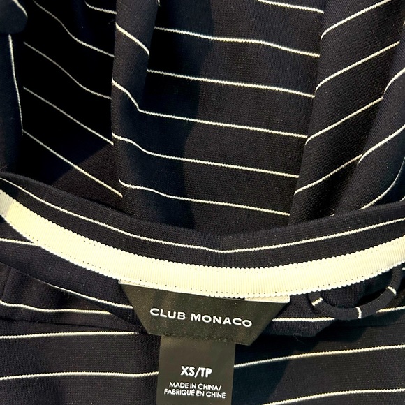 Long short sleeve dress in navy with white stripes. Comes with belt. - Picture 3 of 3